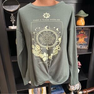 TruSelf Witchy Graphic Long Sleeve Top – Green – Size Medium